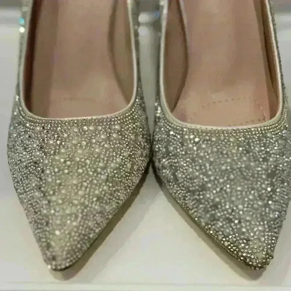 Galina Signature PEARL AND CRYSTAL POINTED- TOE PUMPS - Picture 2 of 7